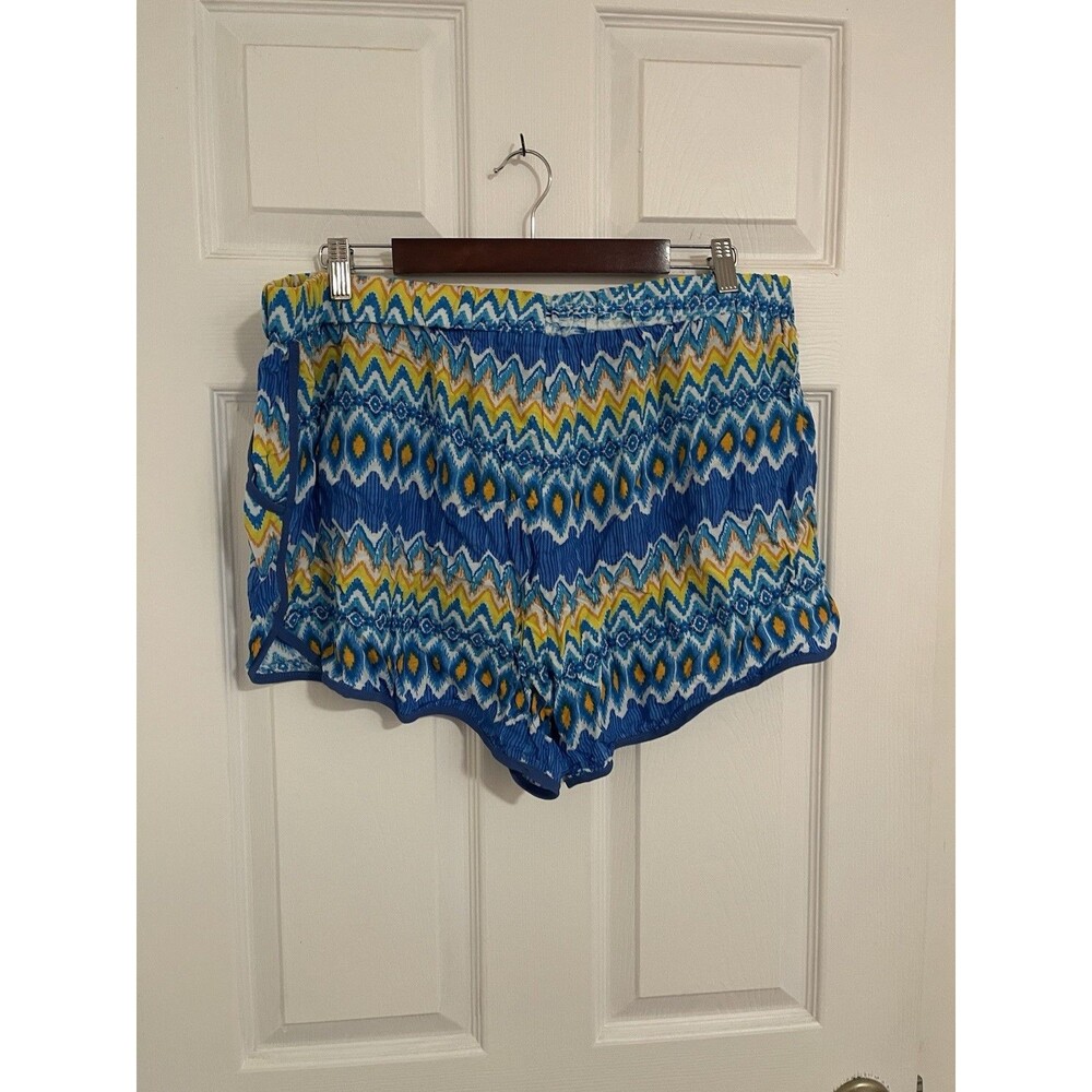 New Look Shorts Womens 2X Plus Blue Yellow Boho Ikat Chevron Summer Festival - Picture 2 of 3